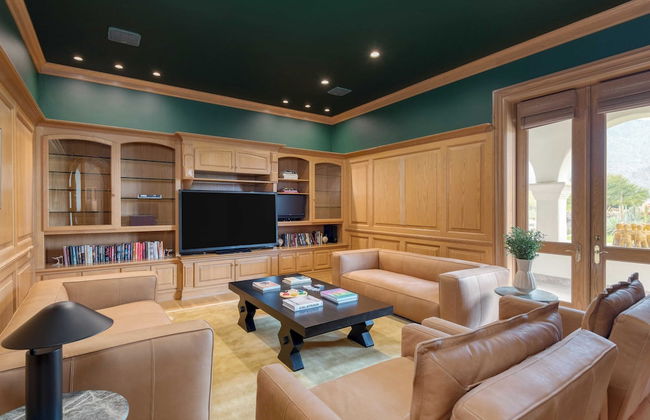 The Pond Estate by Avantstay Maximalist Designer Compound w/ 2 Casitas, Indoor + Outdoor Pools, Tennis Court, & Gorgeous Mountain Views 12k Sqft - Foto 22