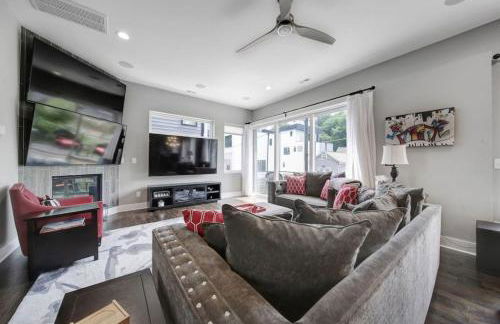 City Views - Walking Distance to Panthers Stadium - Photo 5