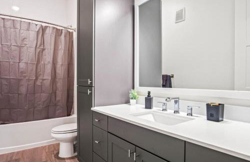 Luxurious New Unit 1Bd1Ba Pool, Golf Sim - Foto 17