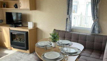 3 Bedroom Caravan - Sleeps 8 - Parking, Wifi, Pool - Foto 4
