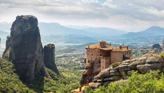 Découvrez le fascinant paysage des Météores