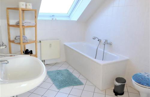 Kuschelige Dachgeschosswohnung am Clarapark - Foto 10