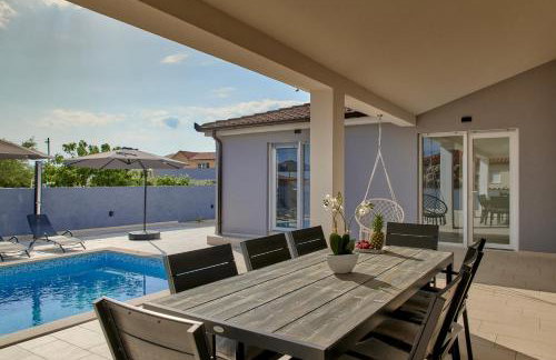 Villa Maas for 10 people near Pula with salt - water pool & pet friendly - Foto 5