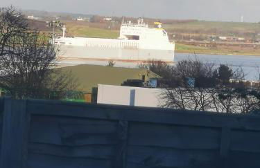 Riverview, Stylish Non Smoking Loft Ensuite 4 Rent - Photo 2