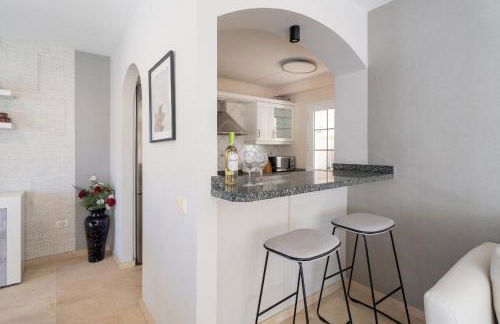 La Caleta Luxury Seaside Villa with 3 Bedrooms and Private Pool - Foto 34