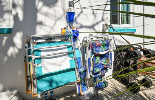 Luxury Home with Hot Tub & Outdoor Oasis blocks from the Beach - Foto 59