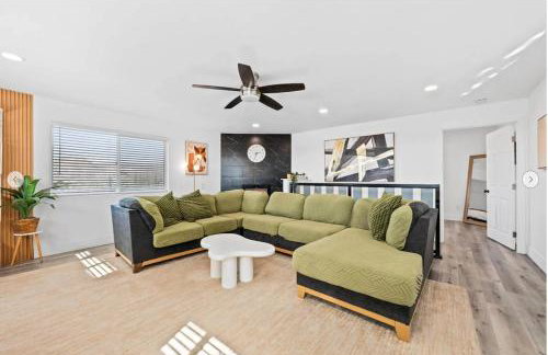 Mountains Views with Pool & Basketball, Relax & Play! - Foto 25