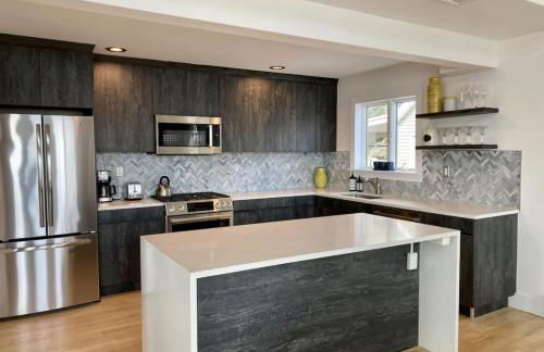 Waterfront Luxury in Town - Foto 7