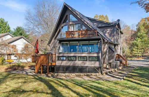 Lakefront with Beach Game Room Fire-pit and More - Foto 3
