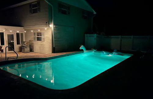 Poolside Paradise & Beach Bound - Foto 22