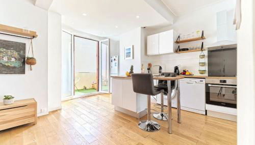 CENTRE VILLE-GRAND APPARTEMENT DE 50 M2 - COSY AVEC TERRASSE -Wifi - Foto 3