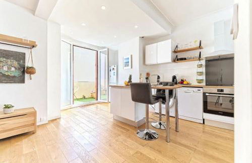 CENTRE VILLE-GRAND APPARTEMENT DE 50 M2 - COSY AVEC TERRASSE -Wifi - Foto 3