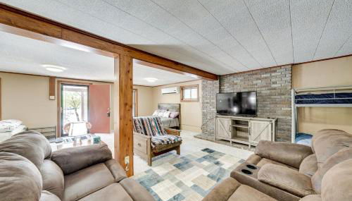 Waterfront Retreat on Raymond Gary State Lake - Foto 3