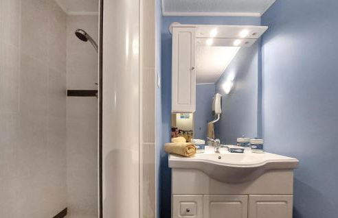 2 Bedroom Awesome Home In Bas-En-Basset - Foto 22