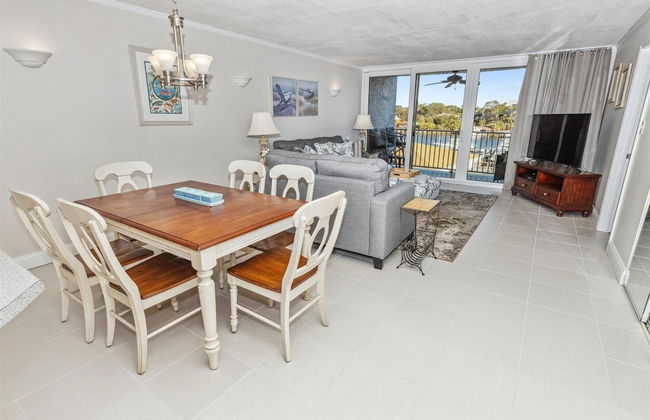 Cute 2 bedroom overlooking Harbor and Tennis Courts Condo by RedAwning - Foto 30