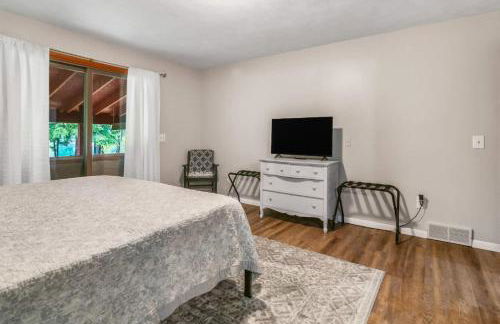 Lakeside Getaway includes Hot Tub pet friendly - Foto 18