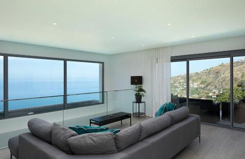 SKYFALL VILLA - Photo 16