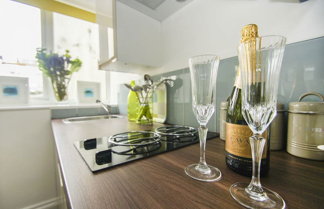 Between Piers Central by Brighton Holiday Lets - Photo 6