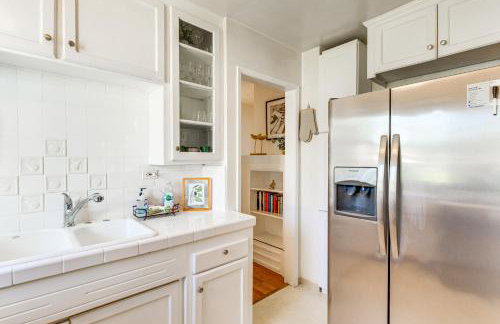 2 Mi to Griffith Park Chic Home with Private Patio - Foto 8