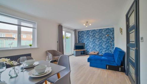 Spacious and Lovely 3-bed Home in Sleaford by Renzo, Driveway, Sleeps 6! - Foto 2