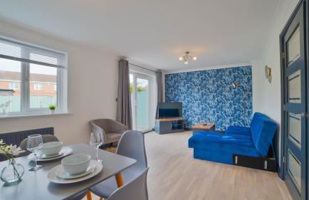 Spacious and Lovely 3-bed Home in Sleaford by Renzo, Driveway, Sleeps 6! - Foto 2