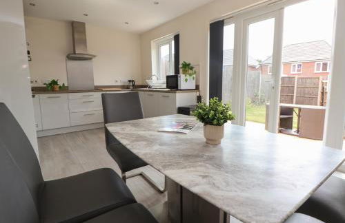 29 Ernest Dawes Avenue - Photo 11