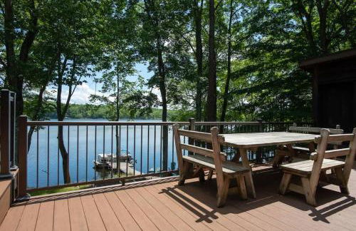 Lakefront Hot Tub Canoes Game Room Wood FP - Foto 56