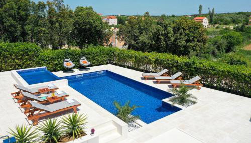 Villa Pino with Pool, Sauna & Jacuzzi - Foto 2
