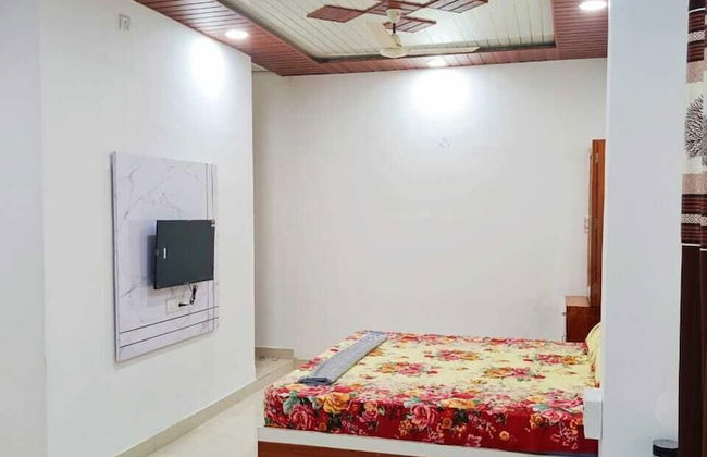 Janani Niwas Matheran - Photo 17