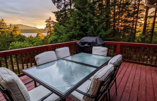 Villa w/ Amazing Bay Views Near Beach w/ Garden, Ping Pong - Foto 2