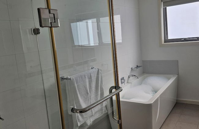 Penguin Retreat - Photo 19