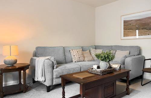 Oakstone House - Photo 3