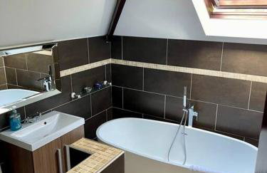 Outstanding 6 Bedroom House Cotton End, Bedford - Foto 39