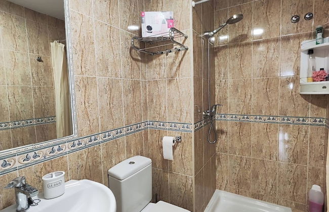 Charming Three Bedrooms Apartment With Seaview - Photo 15