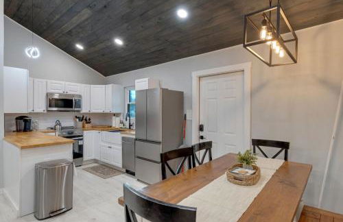 The White Lodge 4BDR Sleeps 8 with Fire Pit - Foto 21