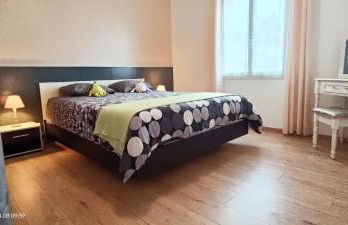 Gîte myosotis Piscine Privée 4 Chambres - Foto 18