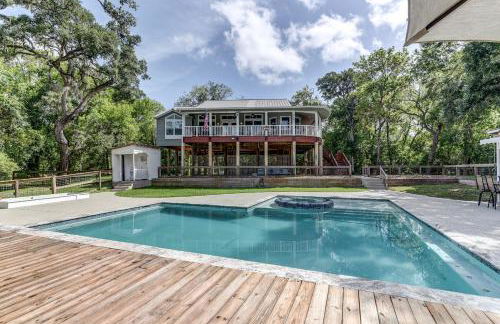 The San Bernard River waterfront provides private access to a spa, boat ramp, and jet skiing - Photo 43