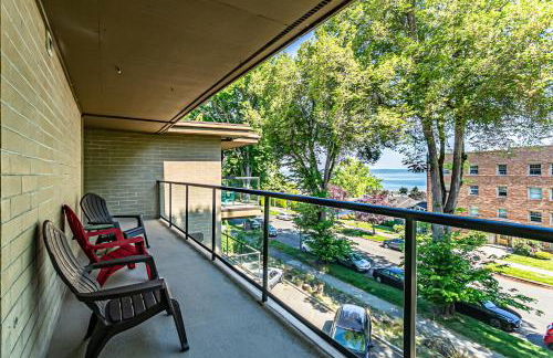 Water View, Best Area, 2 Bedrooms, WD, Jacuzzi Bath, New Carpet, Balcony, View, 825sf - Foto 10