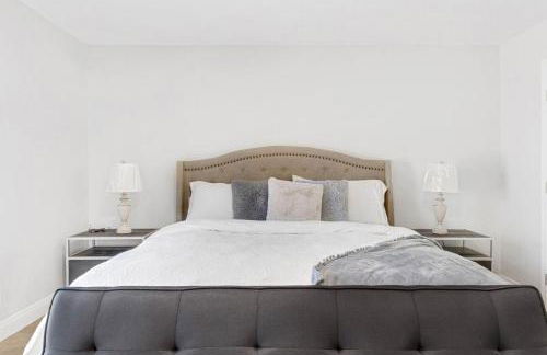 Vacation Home in Vegas w Pool 2 mile to Strip - Foto 49