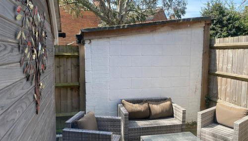 Spacious Southampton City Apartment with Courtyard - Foto 3