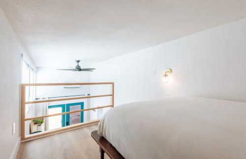 Cozy and Bright Mid-Century Gem in Eastside Action - Foto 8