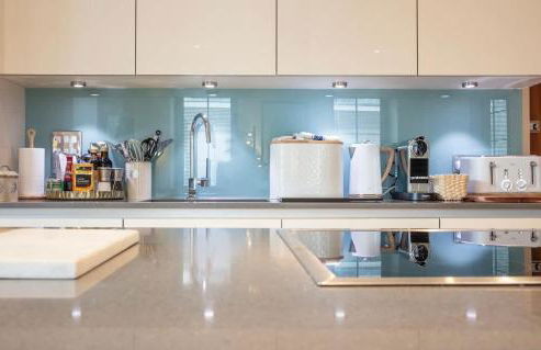 Westminster 2 bed 2 bath apartment with Air-Con - Photo 9