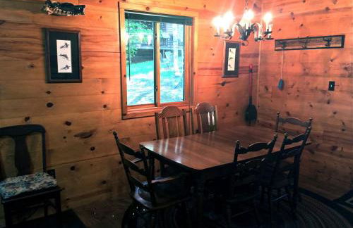 Four-Season Family Rental Hidden by Squaw Lake in the Northwoods of Wisconsin - Foto 4