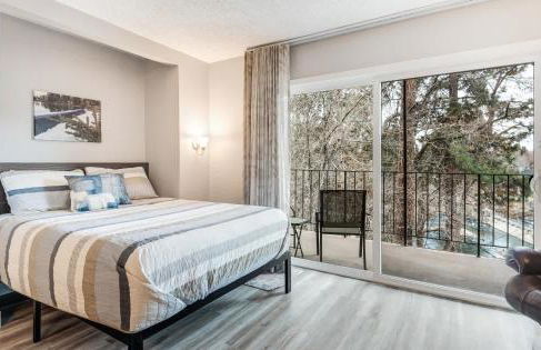 Newly Remodeled Top-floor Condo near Downtown Bend - Photo 2