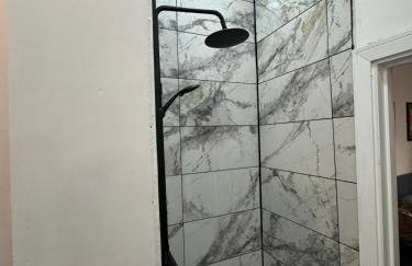 ResiLets - Plessey Road House, Large, Modern Home - Foto 4