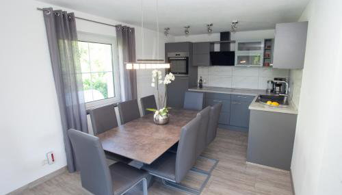 Traumferienhaus Bergblick Mittelndorf, bis zu 8 Personen, Sauna, Grill - Foto 2