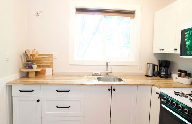 Barefoot Villas Cabin 2 Moose w/ Hot Tub - Photo 12