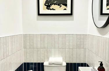 Barton Suites Luxury Home 2 of 2 Sleeps 6 - Foto 6