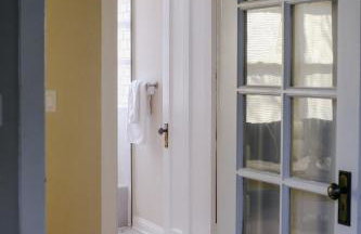 Huge Projector and Designated Workspace, Near Wrigley - Photo 37