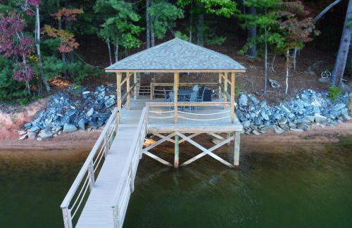 Hilltop Lodge Opulent Lakefront Living in Lake James - Photo 40